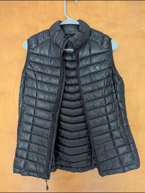 Mountain Hardwear Women’s Black Down Vest